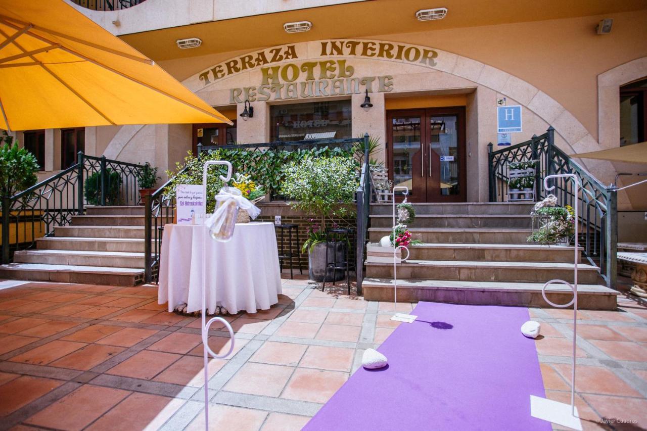 Hotel Avenida Beas de Segura Екстериор снимка