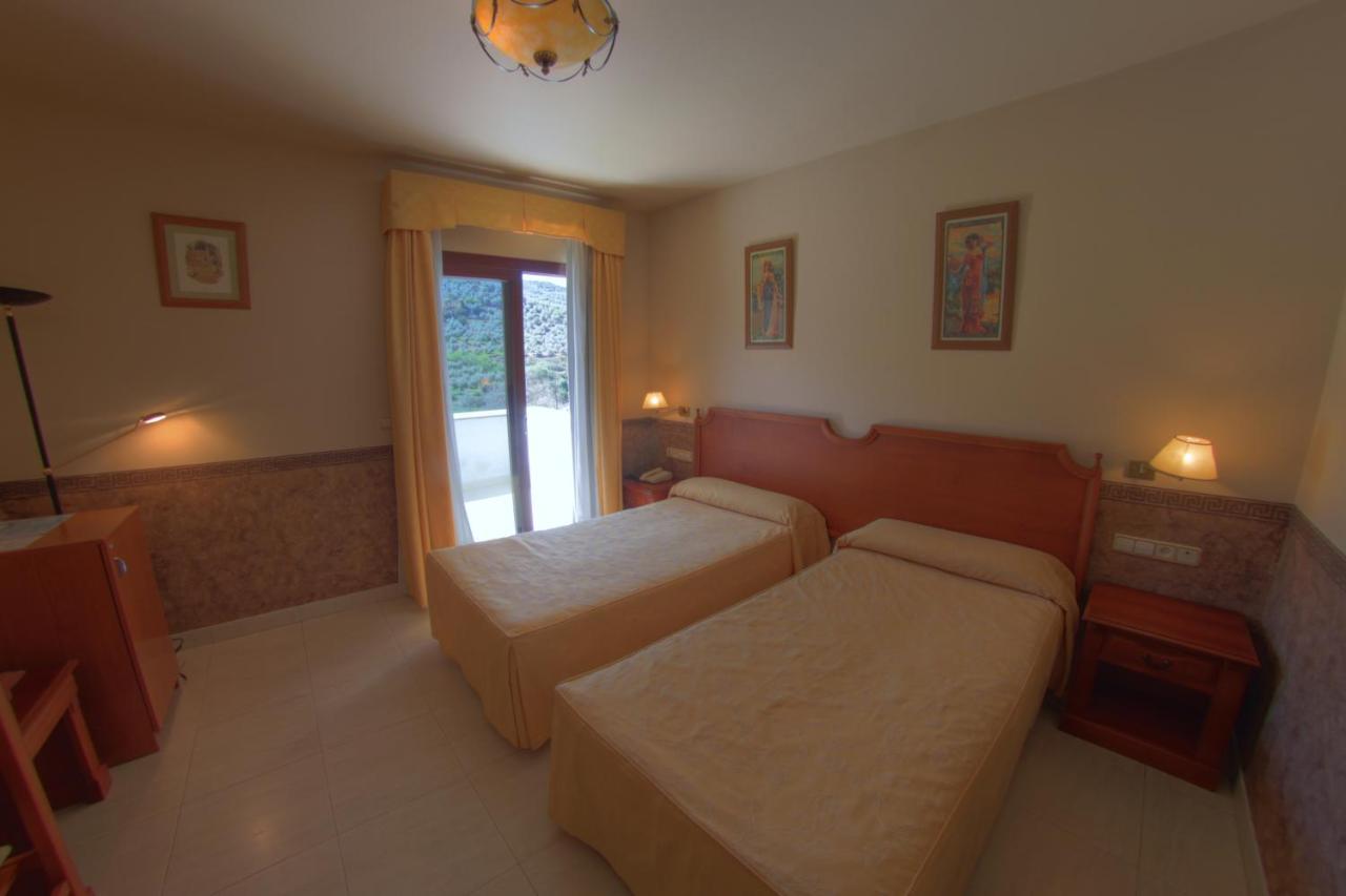 Hotel Avenida Beas de Segura Екстериор снимка