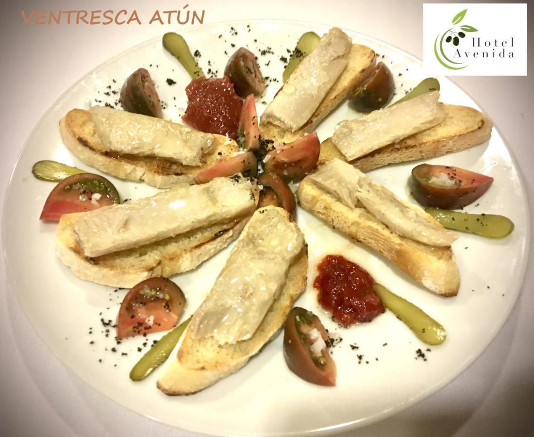 Hotel Avenida Beas de Segura Екстериор снимка