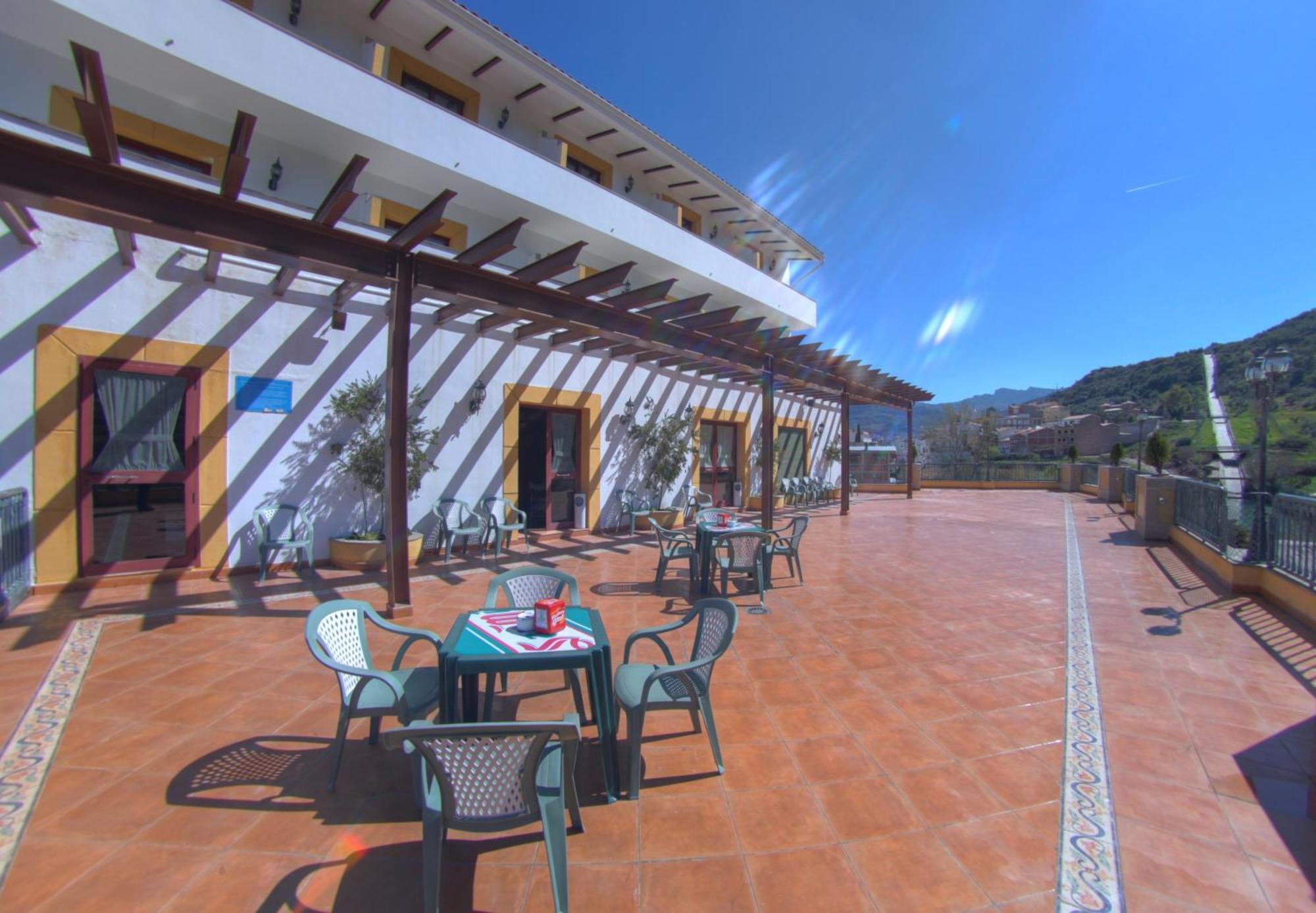 Hotel Avenida Beas de Segura Екстериор снимка