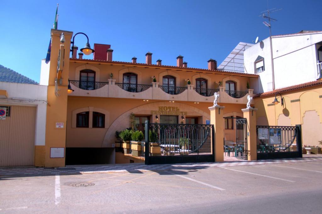 Hotel Avenida Beas de Segura Екстериор снимка